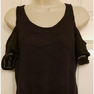 NWOT COLD SHOULDER BLOUSE- M